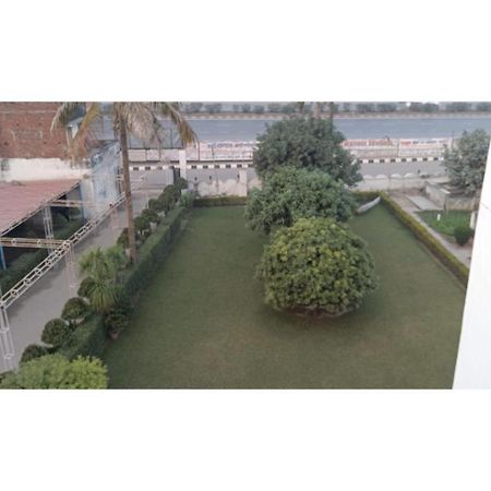 Hotel Sangam, Waranasi Zewnętrze zdjęcie